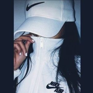 Meet your Posher, Charmaine